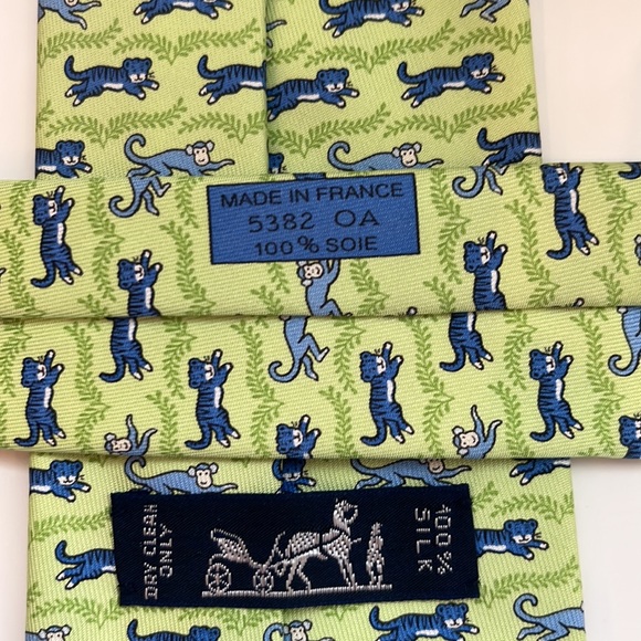 HERMES Monkeys & Tigers Tie - Picture 4 of 4